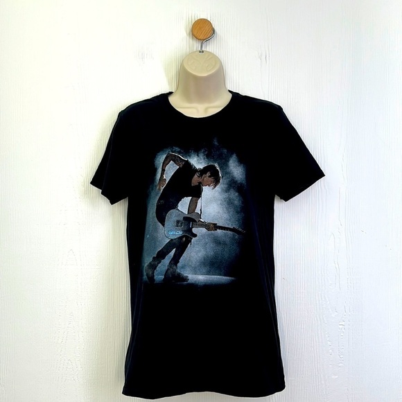 Gildan - Keith Urban Graffiti U World Tour 2018 Graphic T Size Small - Picture 1 of 11